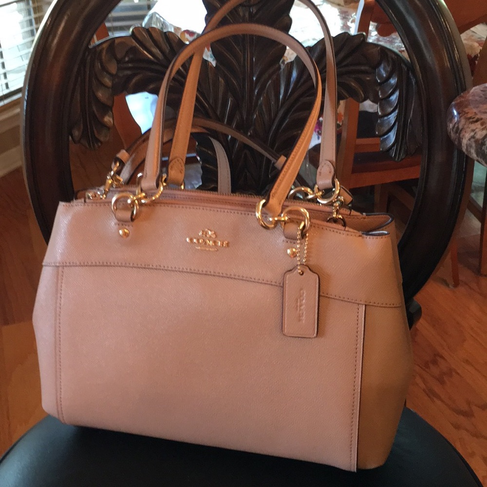 Coach Brooke Carryall